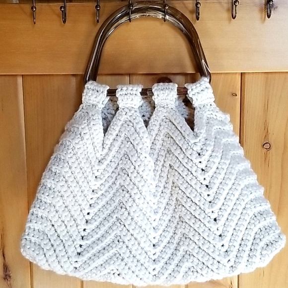 Vintage 1970s Boho Hand Crafted Crochet Knit Tortoise Handle Handbag - Picture 2 of 12